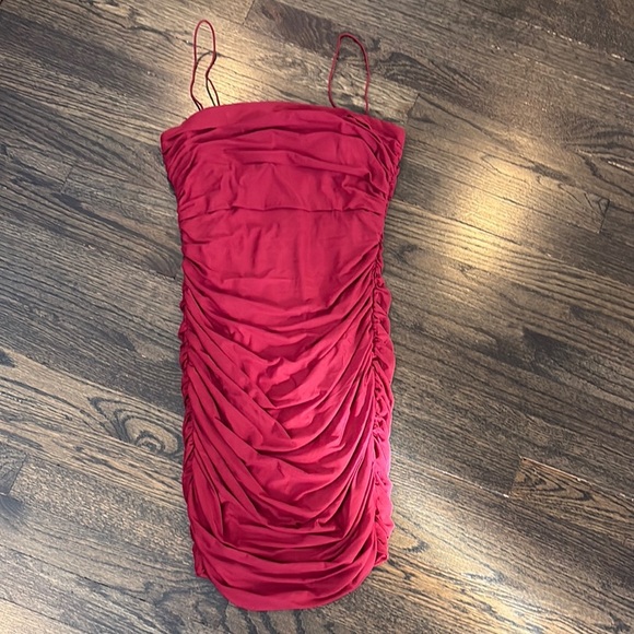 Juniors Elegant Red Ruched Dress by Princess Polly - size 6 - Picture 1 of 4